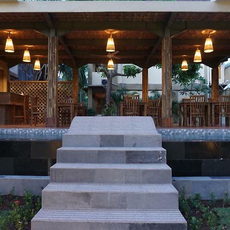 The Inn Sunsethouse 圣吉吉 外观 照片