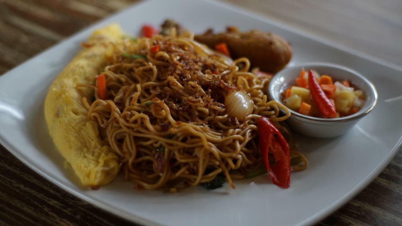 The Inn Sunsethouse 圣吉吉 外观 照片